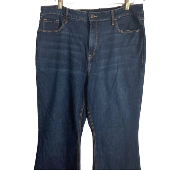 Old Navy Women’s High Rise Flare Jeans Dark Wash Size 18  Casual Comfort Denim - Picture 7 of 8